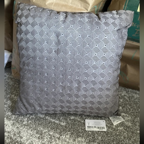 Hotel Collection Honeycomb Trellis 20" x 20" Decorative Square Pillow grey NWT - Picture 1 of 3